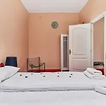 Market Square Old Town By Renters *
