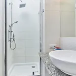 Market Square Old Town By Renters *