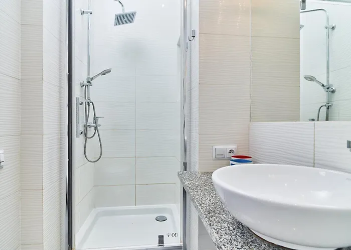 Market Square Old Town By Renters *