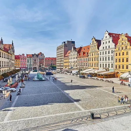 Market Square Old Town By Renters * Wrocław