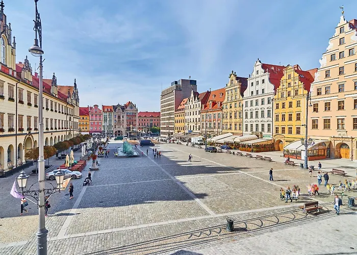 Market Square Old Town By Renters * Wrocław